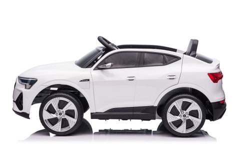 Auto Na Akumulator Audi E- Tron Białe QLS-6688 Światła LED MP3